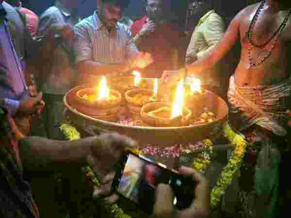 தினந்தோஷம் விளக்கு