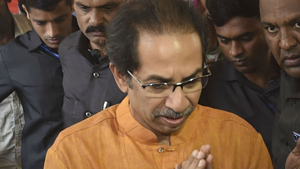 இரண்டு கட்சிகள்