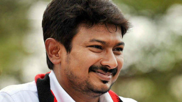 புத்தகம் வழங்கும் விழா