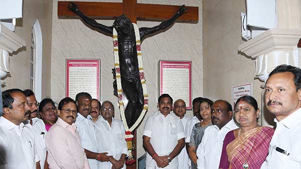 வெகுவிமரிசையாக