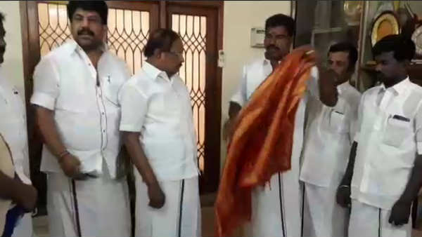 திமுகவில் இணைந்தார்