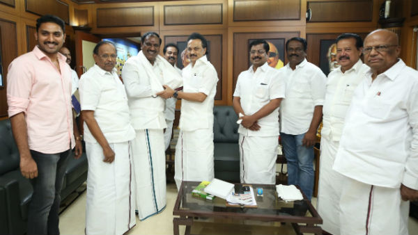 அரியணை