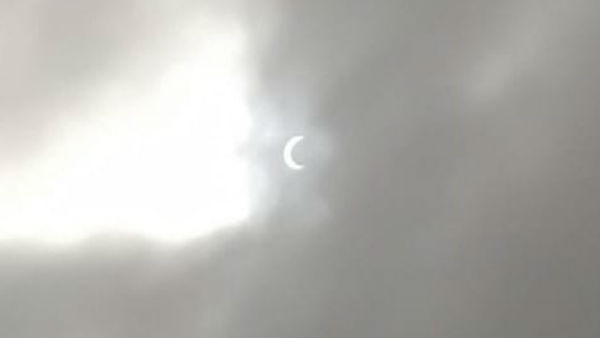 Suriya Kiraganam: Dark in Bangalore at this time of the day due to Solar Eclipse Suriya Kiraganam: Dark in Bangalore at this time of the day due to Solar Eclipse
