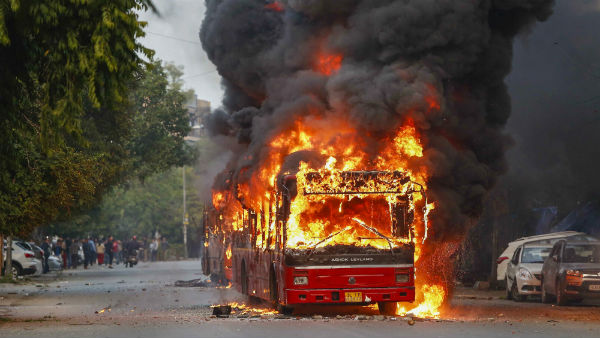 cab-protest-delhi3342343434-1576420849.j