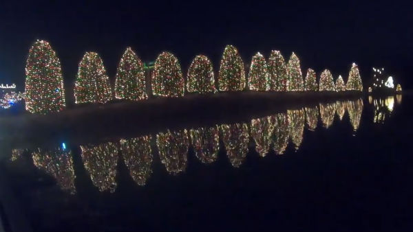 McAdenville celebrates christmas with 4.5 million light decoration McAdenville celebrates christmas with 4.5 million light decoration