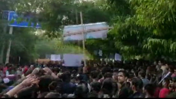 Assam youths begin their protest in Chennai Assam youths begin their protest in Chennai