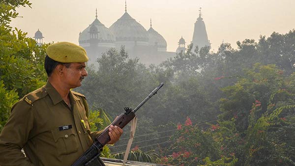 Demolition of the Babri Masjid: Police protection increased due to 27th anniversary Demolition of the Babri Masjid: Police protection increased due to 27th anniversary