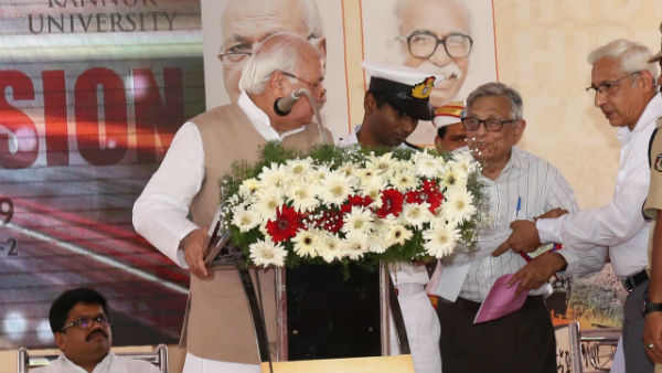 Kerala Governor faces protest against CAA in Kannur University Kerala Governor faces protest against CAA in Kannur University