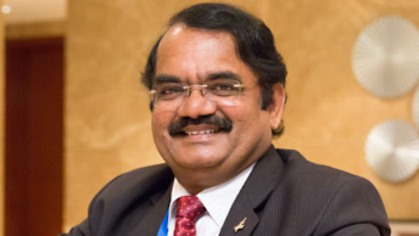 எப்படி செயலாற்றினார்