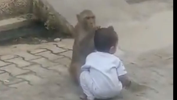 தலையை கோதிவிட்டு