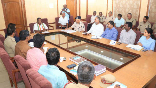 Chief Minister Narayanasamy meeting with officials on New Year celebrations Chief Minister Narayanasamy meeting with officials on New Year celebrations