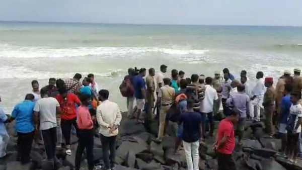 An IT employee who was traveling in Puducherry has been trapped by a sea wave An IT employee who was traveling in Puducherry has been trapped by a sea wave