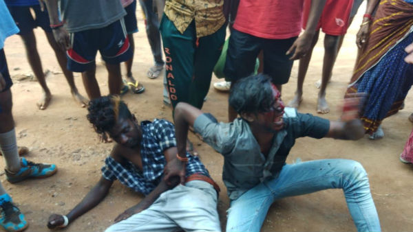 In Puducherry railway employee attacked by drunken youth In Puducherry railway employee attacked by drunken youth