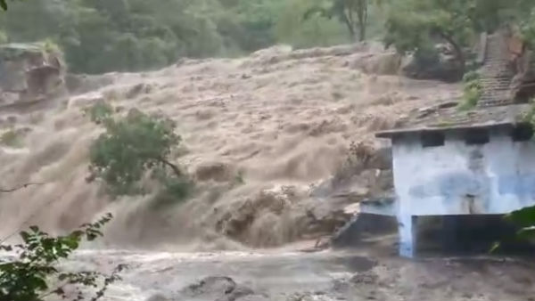 Heavy Water flow in Thirumurthy Panchalinga falls in Nilgiri district Heavy Water flow in Thirumurthy Panchalinga falls in Nilgiri district