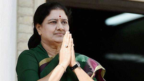 Sasikala will lead AIADMK, says SUbramanian Swamy Sasikala will lead AIADMK, says SUbramanian Swamy