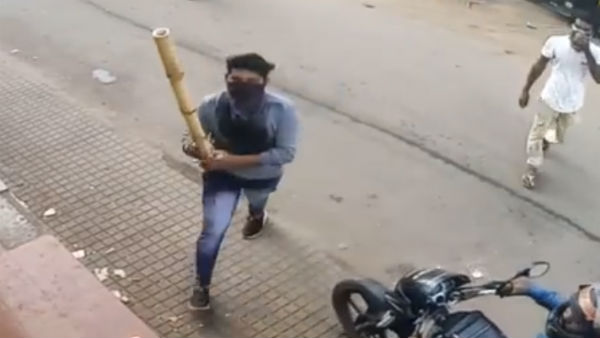 வேனில் வந்த கற்குவியல்