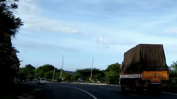 சரிவாய் ரோடு