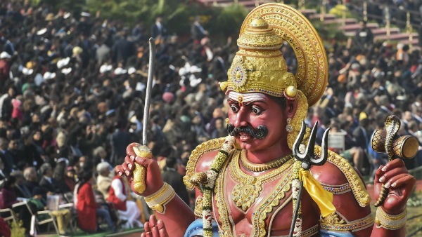 ayyanar Statue on delhi republic day celebration : Tamil Nadu showcases Gramiya kalai ayyanar Statue on delhi republic day celebration : Tamil Nadu showcases Gramiya kalai
