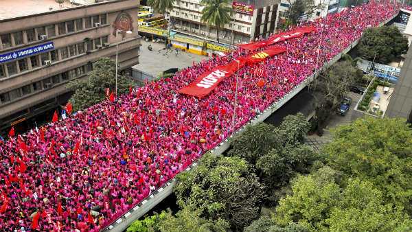 Accredited Social Health Activists (ASHAs) stage protest rally in Bengaluru with Pink saree Accredited Social Health Activists (ASHAs) stage protest rally in Bengaluru with Pink saree