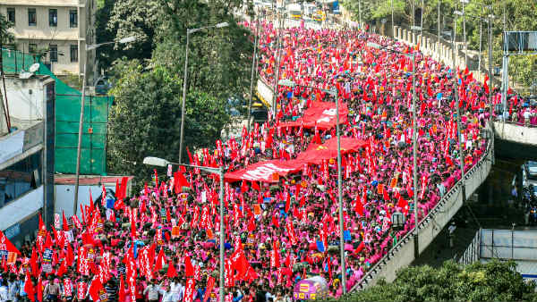 Accredited Social Health Activists (ASHAs) stage protest rally in Bengaluru with Pink saree Accredited Social Health Activists (ASHAs) stage protest rally in Bengaluru with Pink saree