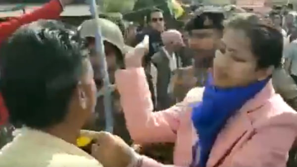 ஆட்சியர் வந்தார்