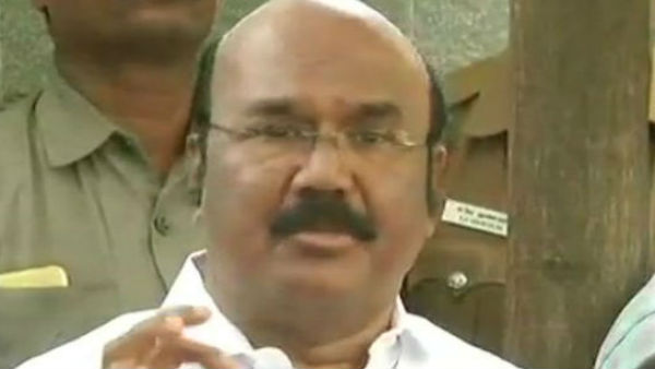 அரசு பணிக்கு ஆசைப்படாமல்