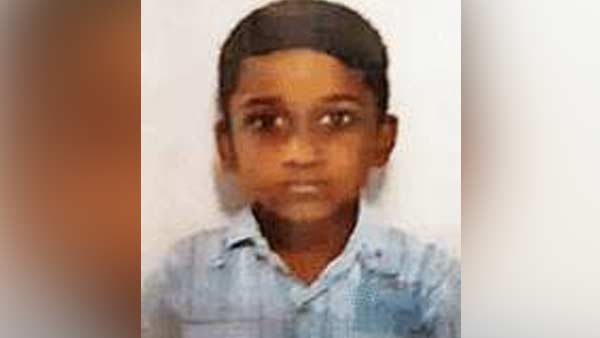 அறைக்கு சென்றார்