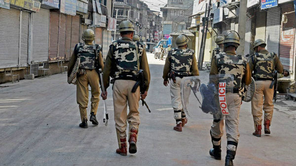 Arrested JK Police officer helped for Parliament Attack? Arrested JK Police officer helped for Parliament Attack?