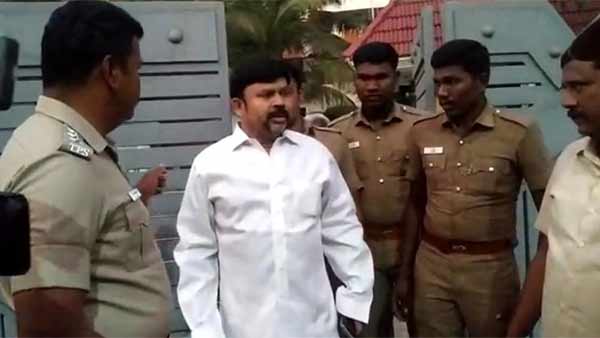 வழக்குகள்