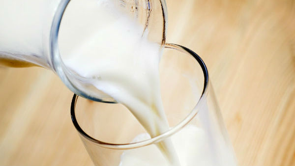 The price of private milk will increase by Rs 4 per liter from tomorrow in tamil nadu The price of private milk will increase by Rs 4 per liter from tomorrow in tamil nadu