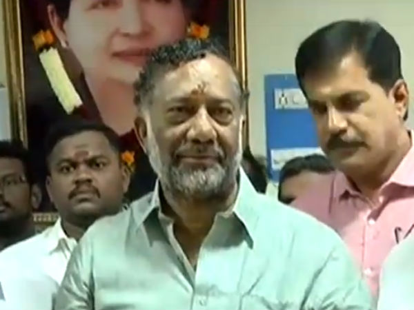 ராஜாவுக்கு செக்