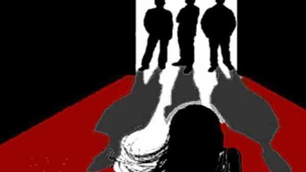 foreigner stripped thrown out taxi in bangalore doddaballapur road foreigner stripped thrown out taxi in bangalore doddaballapur road