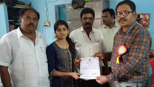21 year old panchayat president sandhyarani says, I will not join the political party 21 year old panchayat president sandhyarani says, I will not join the political party