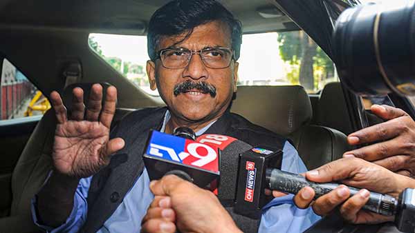 Sanjay Raut says that his phone was tapped during Devendra Fadnavis period Sanjay Raut says that his phone was tapped during Devendra Fadnavis period