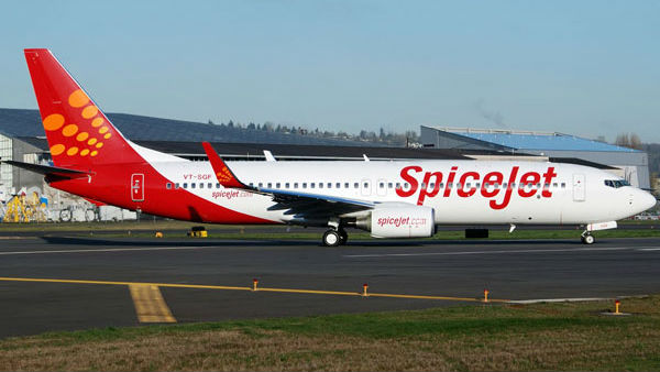A Spice Jet plane avoided a major accident at last minute in Chennai A Spice Jet plane avoided a major accident at last minute in Chennai