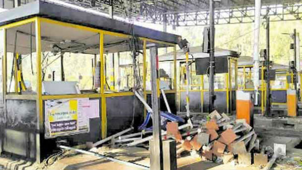 paranur toll gate issue: rs 18 lakhs missing complaint paranur toll gate issue: rs 18 lakhs missing complaint