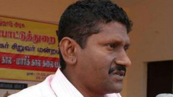 காதில் வாங்காதீர்கள்