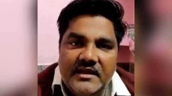 சாக்கடையில் பிணம்
