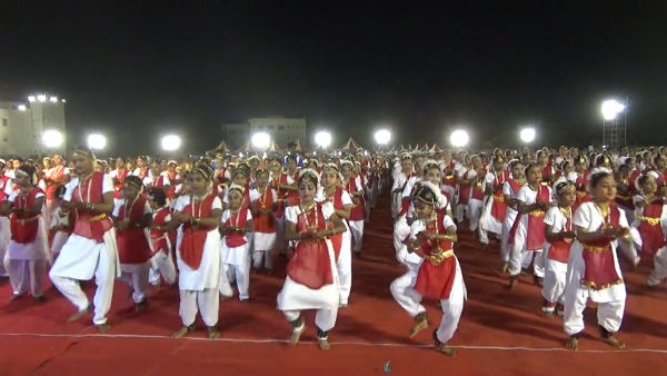 10,176 people set a new Guinness World Record for perform Bharata Natyam 10,176 people set a new Guinness World Record for perform Bharata Natyam