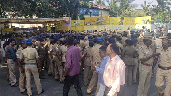 காவல்துறை குவிப்பு