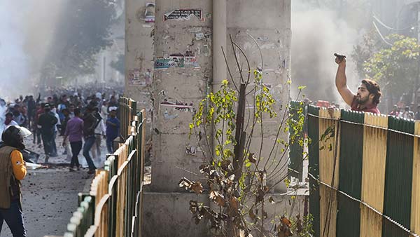 CAA Protest: One Police head constable died during clashes in Delhi CAA Protest: One Police head constable died during clashes in Delhi