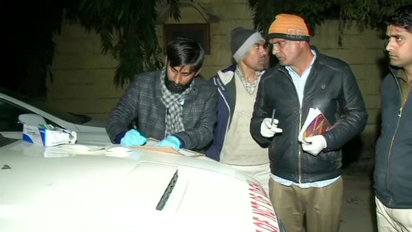 Delhi woman Police SI shot dead in Rohini area Delhi woman Police SI shot dead in Rohini area