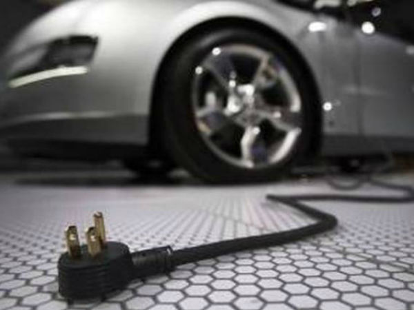 budget 2020: govt to hike customs duty on imported electric vehicles budget 2020: govt to hike customs duty on imported electric vehicles
