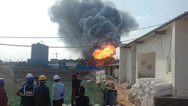 Massive fire broke out in Madhavaram chemical plant near Chennai Massive fire broke out in Madhavaram chemical plant near Chennai