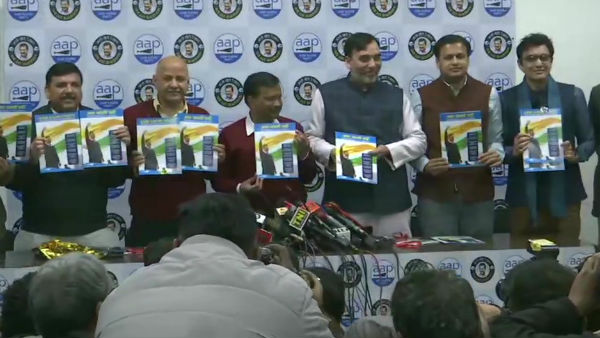 Aravind Kejriwal releases his election manifesto in Vijayakanth style Aravind Kejriwal releases his election manifesto in Vijayakanth style