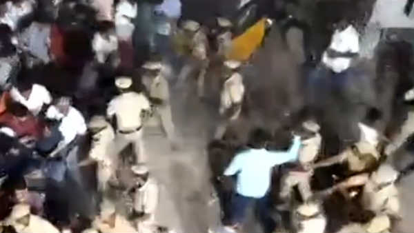 Police allegedly lathicharged at hundreds of protester at Washermanpet, in Chennai Police allegedly lathicharged at hundreds of protester at Washermanpet, in Chennai