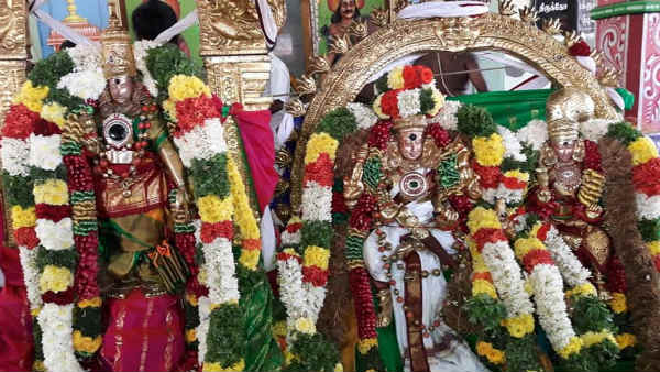 வலம் வந்த இறைவன் இறைவி