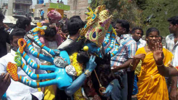 பிரம்மன் தலையை வெட்டிய சிவன்