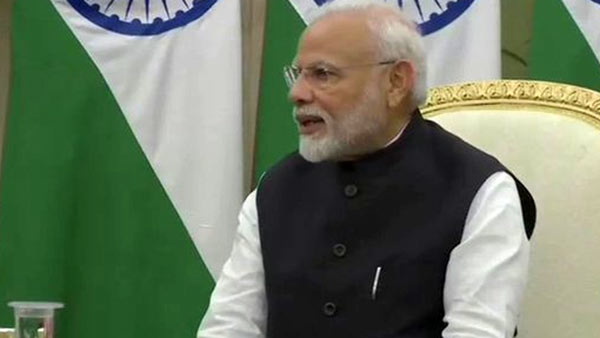 Modi welcomes Trump and his delegations to India Modi welcomes Trump and his delegations to India