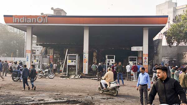 Delhi Violence: Journalist Shot at Maujpur Delhi Violence: Journalist Shot at Maujpur